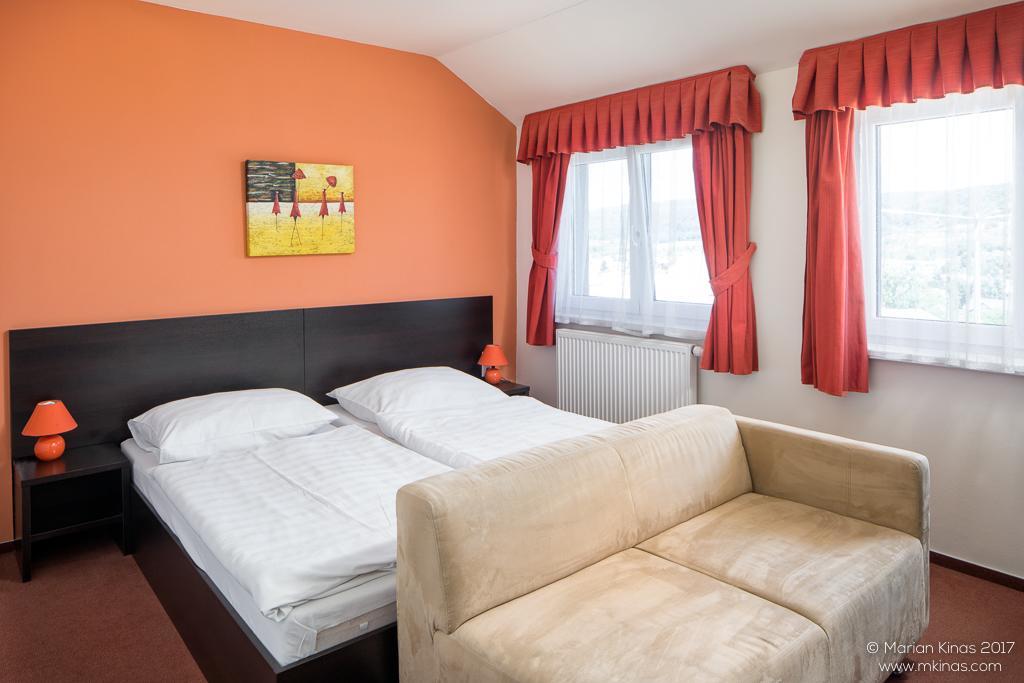Garni Hotel Fellini Žiar nad Hronom Dış mekan fotoğraf